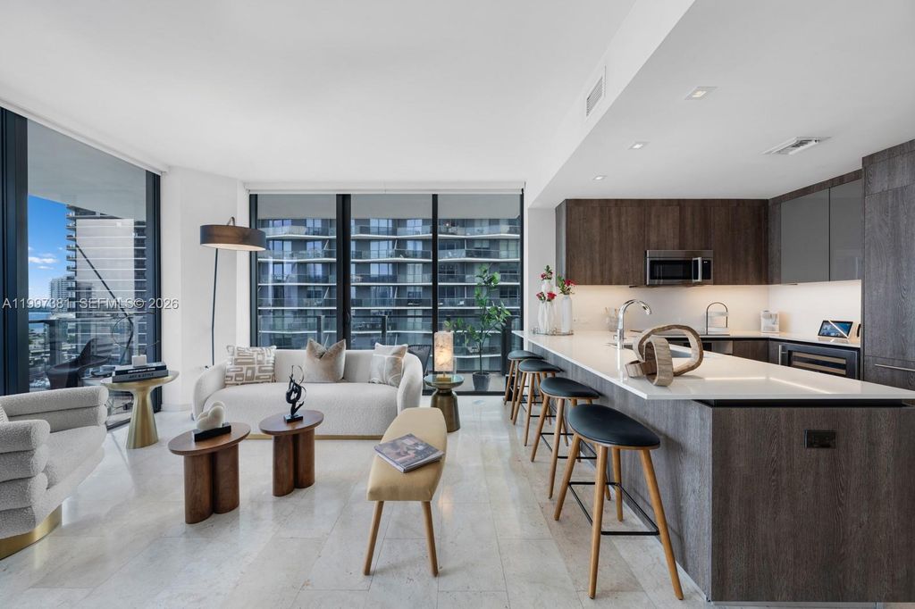 88 SW 7th St 1401, Miami, FL 33130