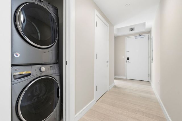 110 Broad 703, Boston, MA 02110