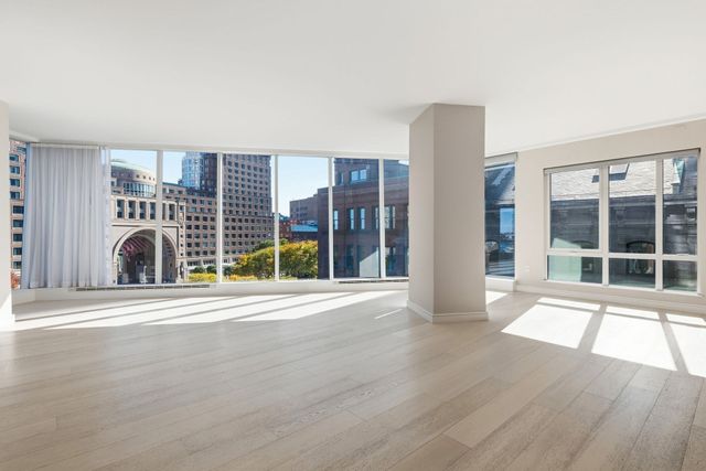 110 Broad 703, Boston, MA 02110
