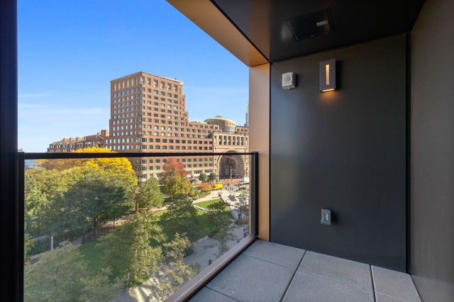 110 Broad 703, Boston, MA 02110