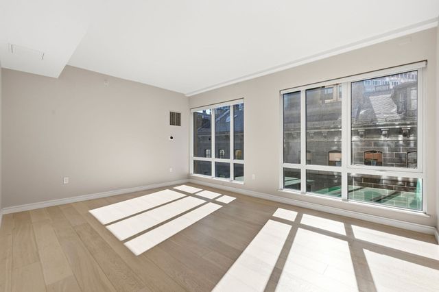 110 Broad 703, Boston, MA 02110