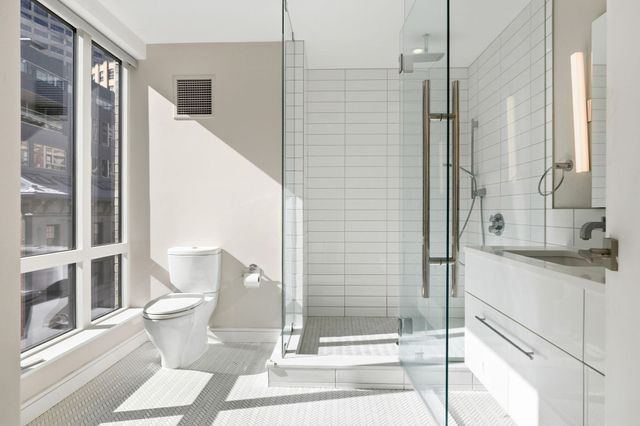 110 Broad 703, Boston, MA 02110