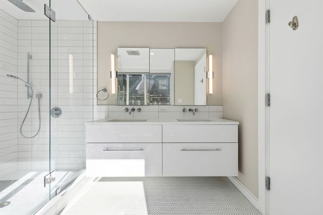 110 Broad 703, Boston, MA 02110