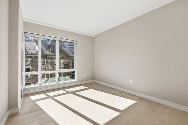 110 Broad 703, Boston, MA 02110