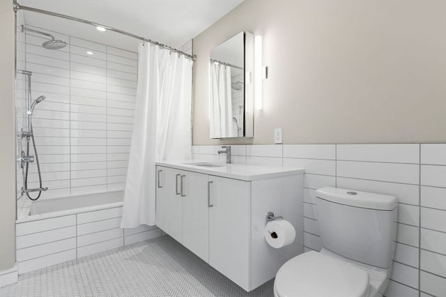 110 Broad 703, Boston, MA 02110