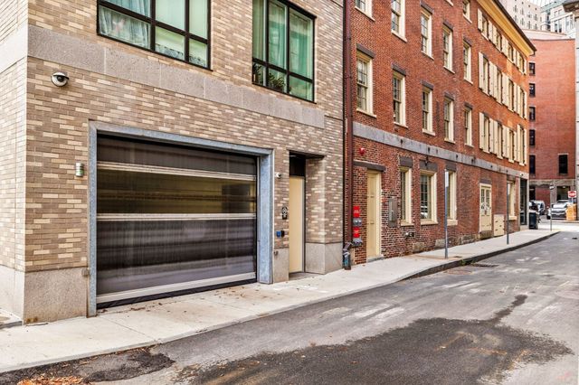 110 Broad 703, Boston, MA 02110
