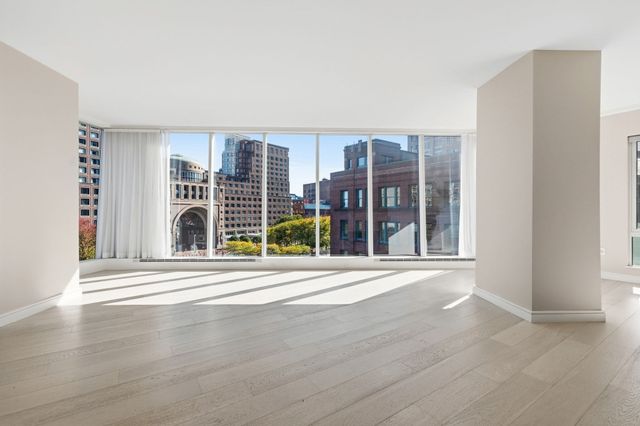110 Broad 703, Boston, MA 02110