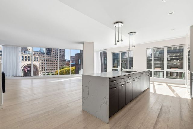 110 Broad 703, Boston, MA 02110