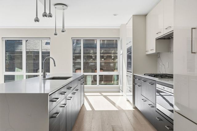 110 Broad 703, Boston, MA 02110