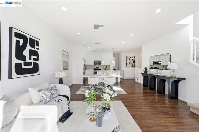 4243 Sunset View Dr, Dublin, CA 94568