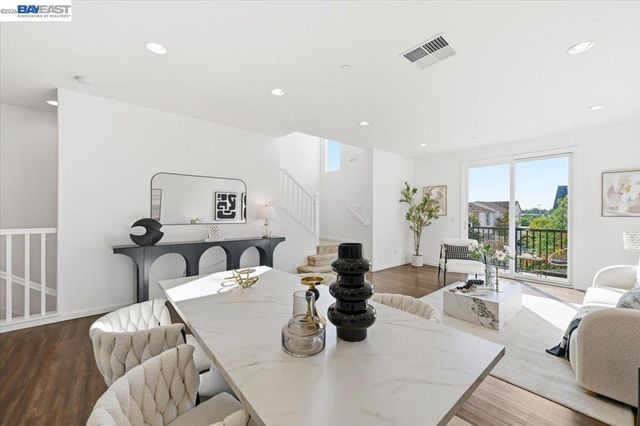 4243 Sunset View Dr, Dublin, CA 94568