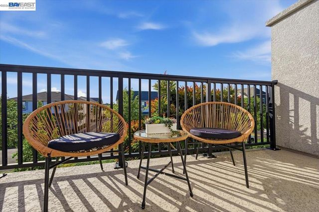 4243 Sunset View Dr, Dublin, CA 94568