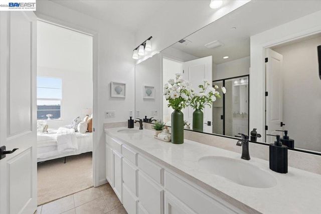 4243 Sunset View Dr, Dublin, CA 94568