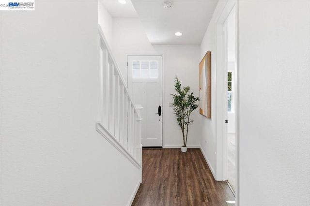 4243 Sunset View Dr, Dublin, CA 94568