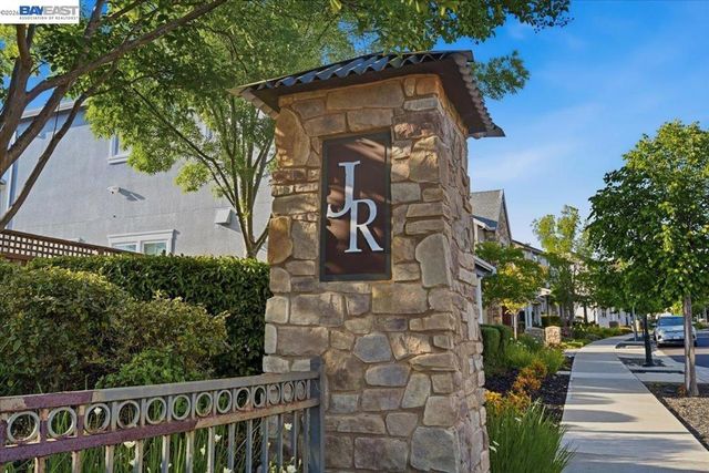 4243 Sunset View Dr, Dublin, CA 94568