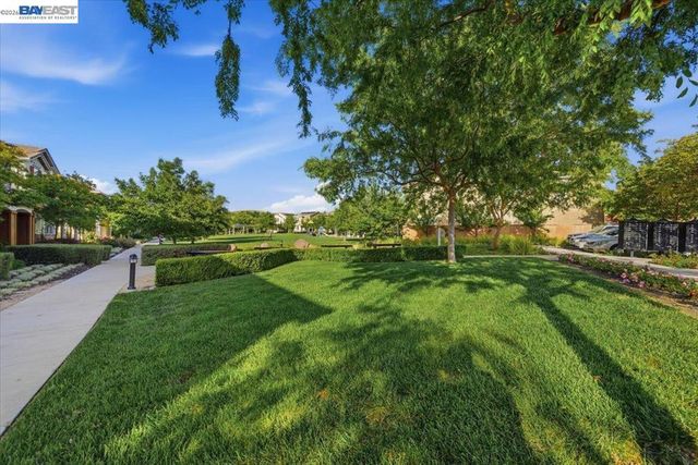 4243 Sunset View Dr, Dublin, CA 94568