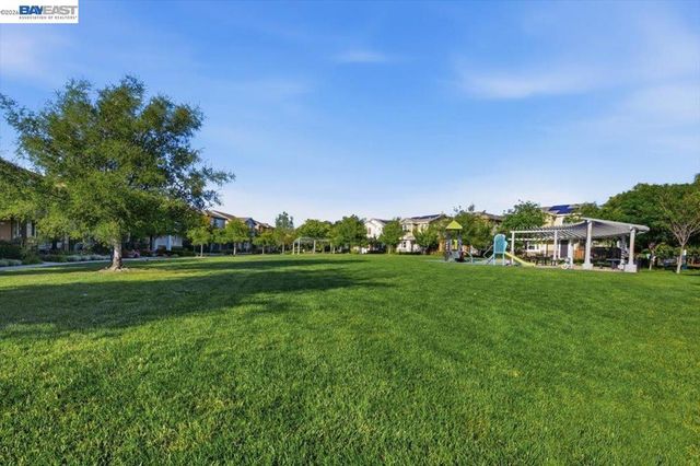 4243 Sunset View Dr, Dublin, CA 94568