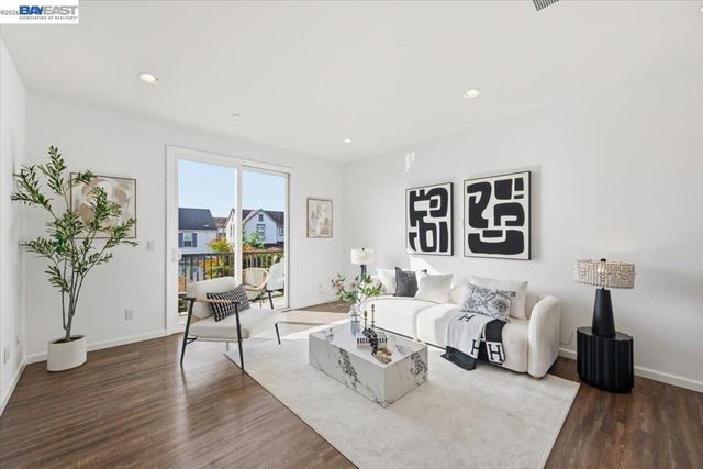 4243 Sunset View Dr, Dublin, CA 94568