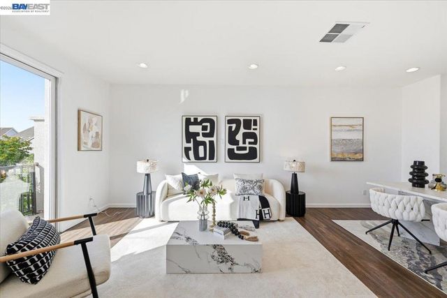 4243 Sunset View Dr, Dublin, CA 94568