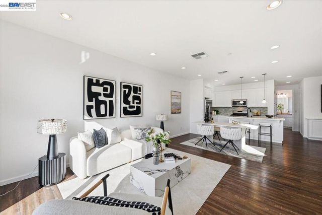 4243 Sunset View Dr, Dublin, CA 94568