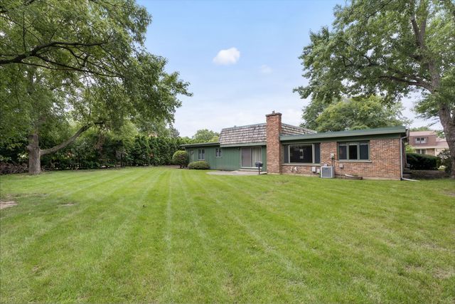 1135 Adirondack Drive, Northbrook, IL 60062