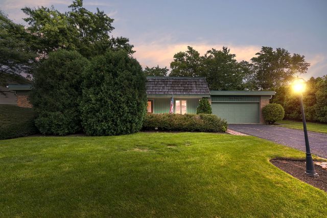 1135 Adirondack Drive, Northbrook, IL 60062