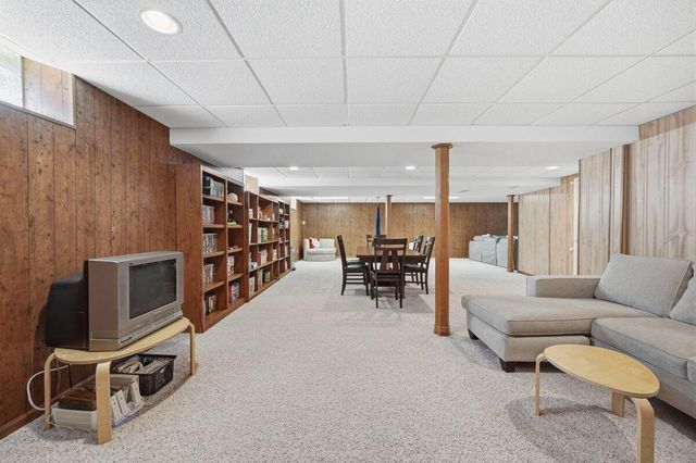 1804 Edith Way, Crown Point, IN 46307