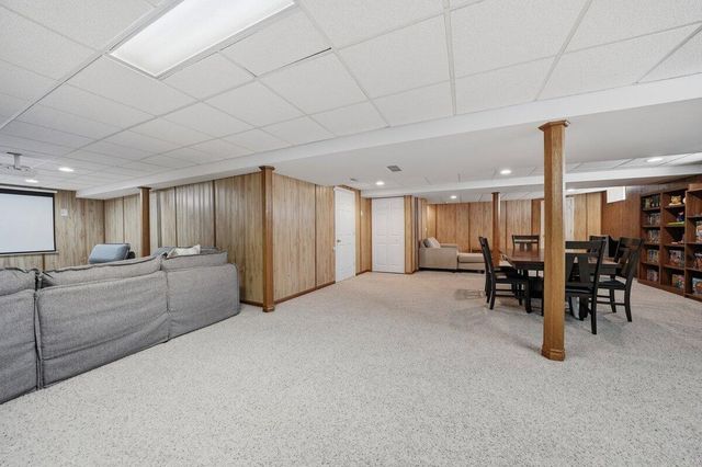 1804 Edith Way, Crown Point, IN 46307