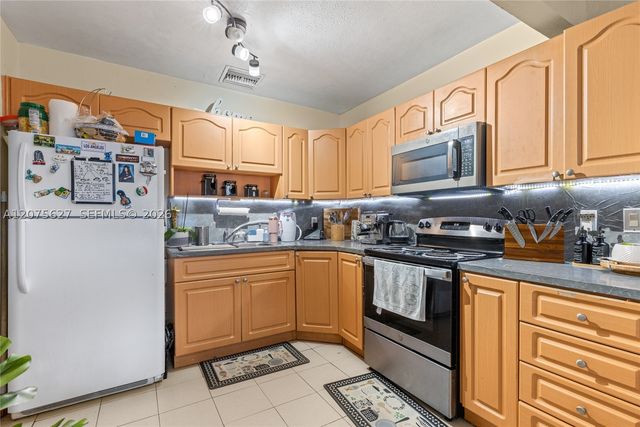 755 Harem Ave, Opa Locka, FL 33054