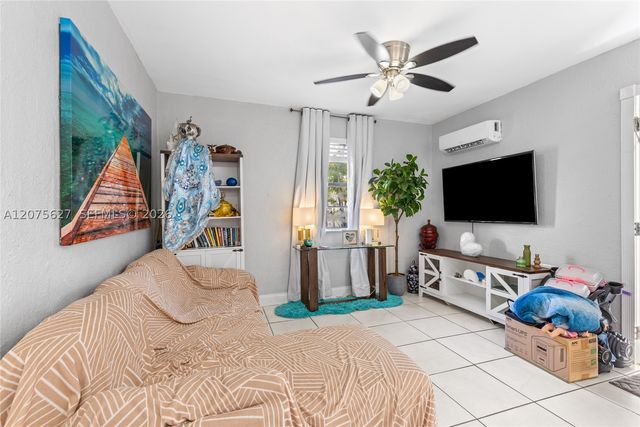 755 Harem Ave, Opa Locka, FL 33054
