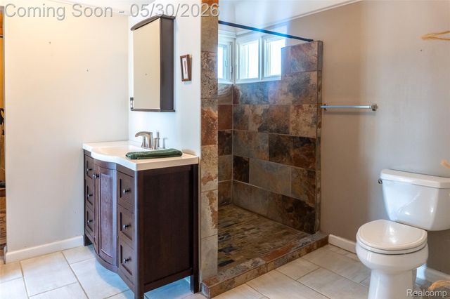 2082 Kingston Street, White Lake Charter Township, MI 48386