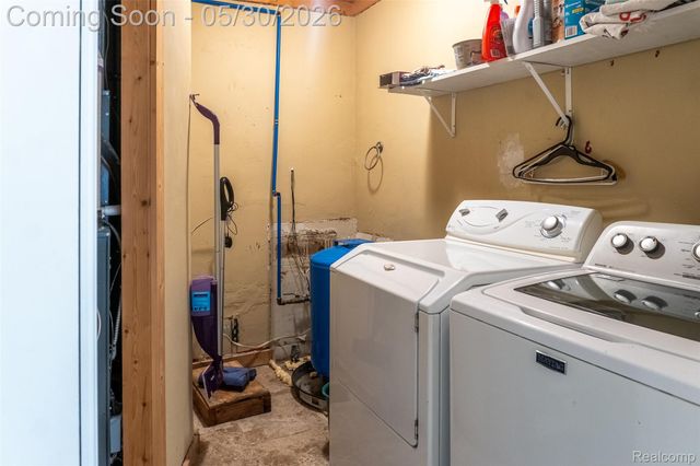 2082 Kingston Street, White Lake Charter Township, MI 48386