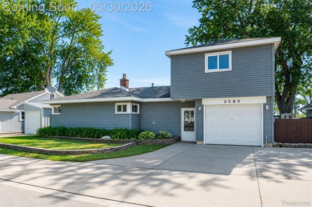 2082 Kingston Street, White Lake Charter Township, MI 48386