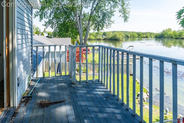 2082 Kingston Street, White Lake Charter Township, MI 48386