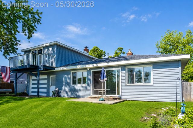 2082 Kingston Street, White Lake Charter Township, MI 48386