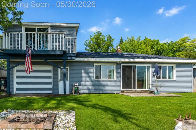 2082 Kingston Street, White Lake Charter Township, MI 48386