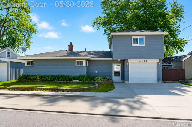 2082 Kingston Street, White Lake Charter Township, MI 48386