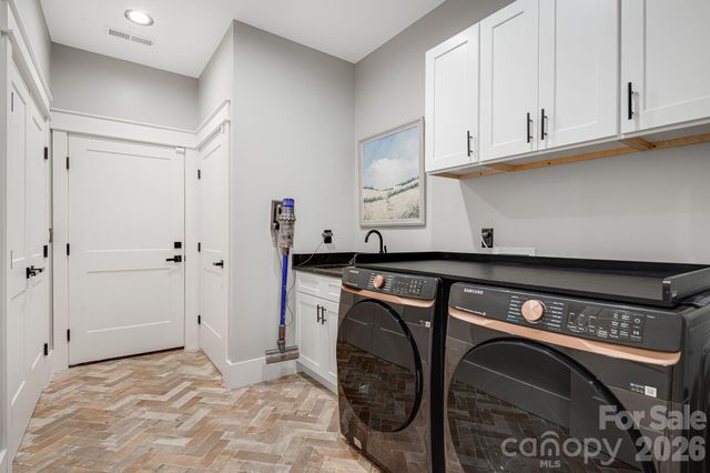 163 Northview Drive, Hendersonville, NC 28791