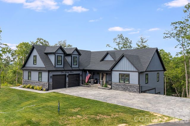 163 Northview Drive, Hendersonville, NC 28791