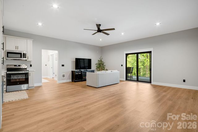 163 Northview Drive, Hendersonville, NC 28791