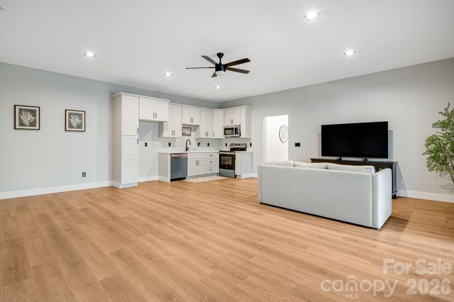 163 Northview Drive, Hendersonville, NC 28791