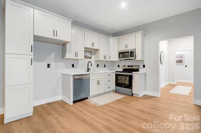 163 Northview Drive, Hendersonville, NC 28791