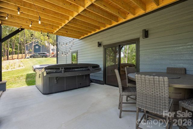 163 Northview Drive, Hendersonville, NC 28791