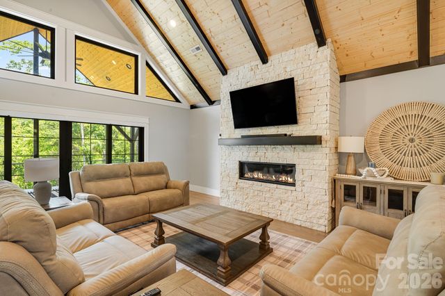 163 Northview Drive, Hendersonville, NC 28791