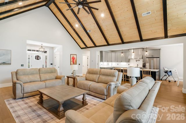 163 Northview Drive, Hendersonville, NC 28791