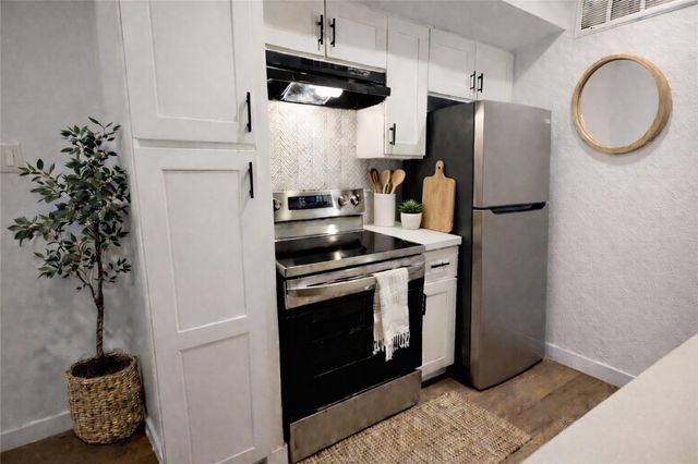 1516 Bay Area Boulevard P19, Houston, TX 77058