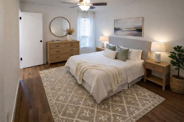 1516 Bay Area Boulevard P19, Houston, TX 77058