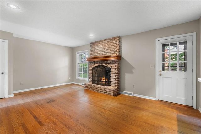 1705 N 1st Street, Blue Springs, MO 64014