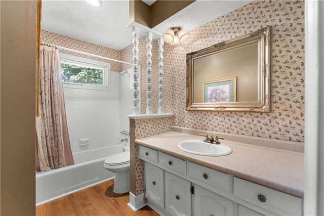1705 N 1st Street, Blue Springs, MO 64014