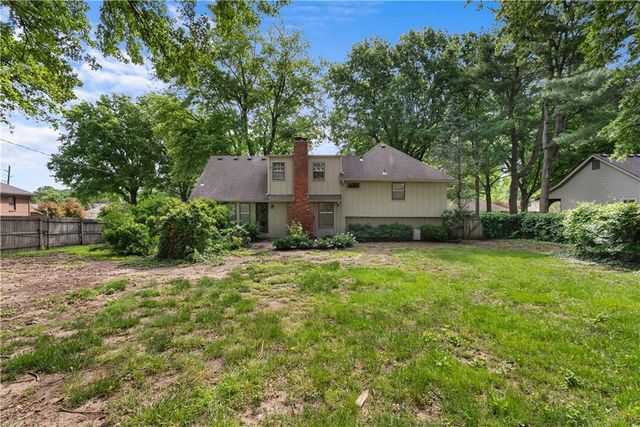 1705 N 1st Street, Blue Springs, MO 64014